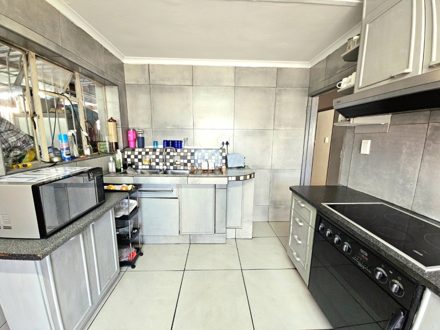 4 Bedroom Property for Sale in Strandfontein Village Western Cape